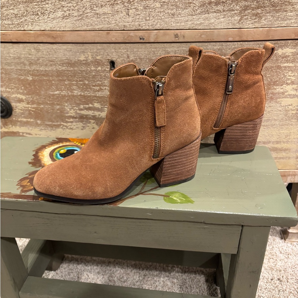 Blondo Suede Ankle Boots 6
